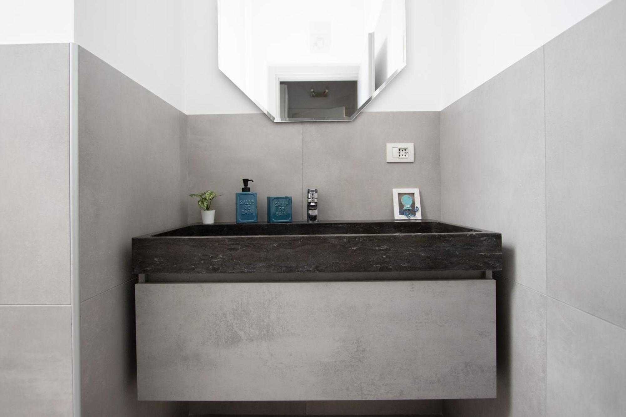 Penthouse With Patio & 2 Baths, 10 Min To Duomo Apartment มิลาน ภายนอก รูปภาพ