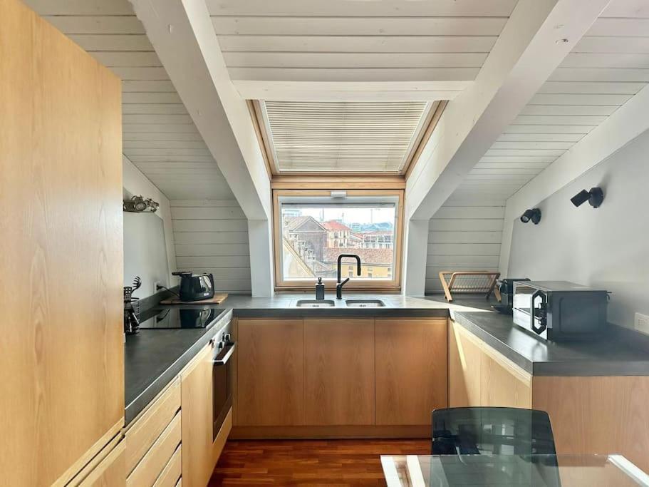 Penthouse With Patio & 2 Baths, 10 Min To Duomo Apartment มิลาน ภายนอก รูปภาพ